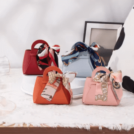 طقم شنط توزيعات أنيقه وفاخره لحفلاتكم ومناسباتكم السعيدة